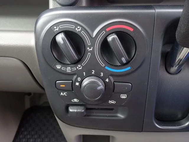 エブリイバン（スズキ）の車両写真