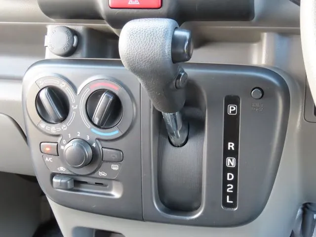 エブリイバン（スズキ）の車両写真