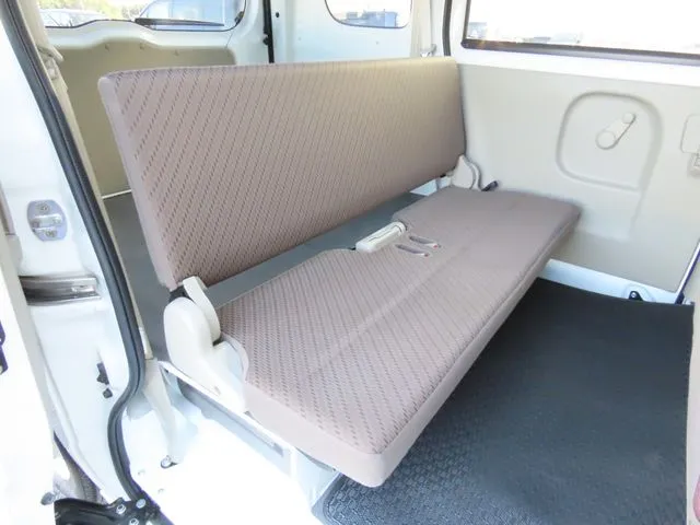 エブリイバン（スズキ）の車両写真