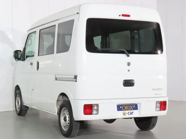 エブリイバン（スズキ）の車両写真