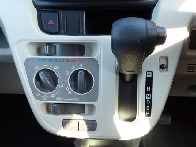 ムーヴ(ダイハツ)の車両写真