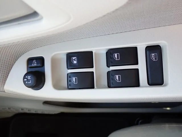 ムーヴ(ダイハツ)の車両写真