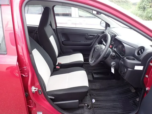 ダイハツ　ミラ　イース