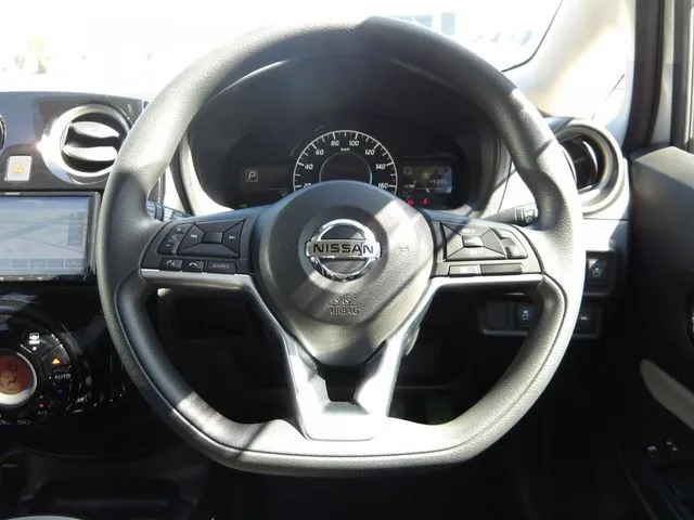 ノート（ニッサン）の車両写真