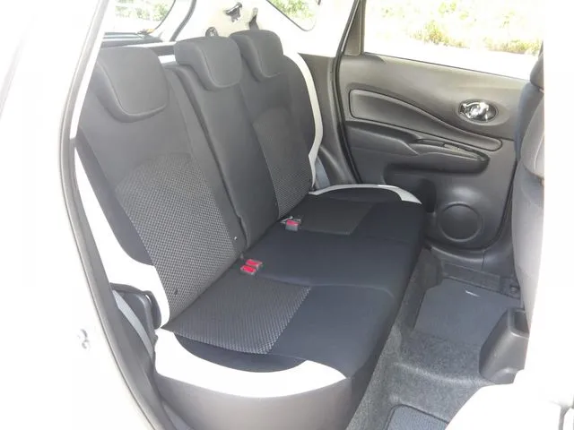 ノート（ニッサン）の車両写真