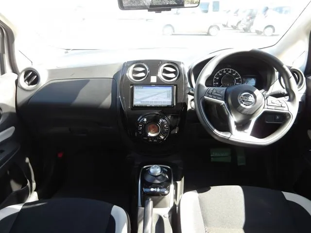 ノート（ニッサン）の車両写真