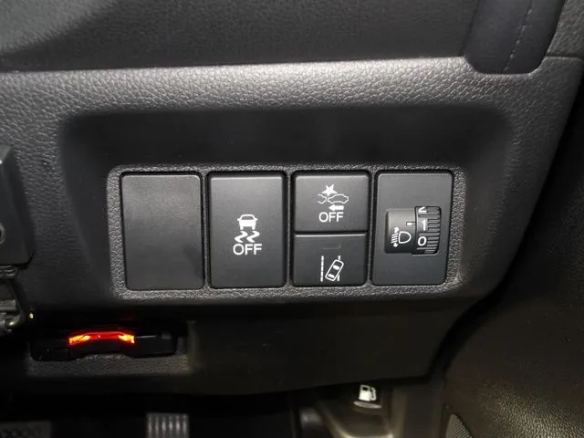 シャトル　ハイブリッド（ホンダ）の車両写真