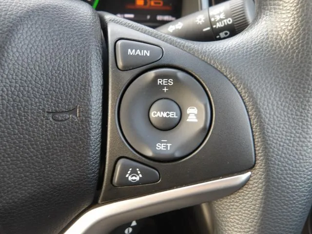 シャトル　ハイブリッド（ホンダ）の車両写真