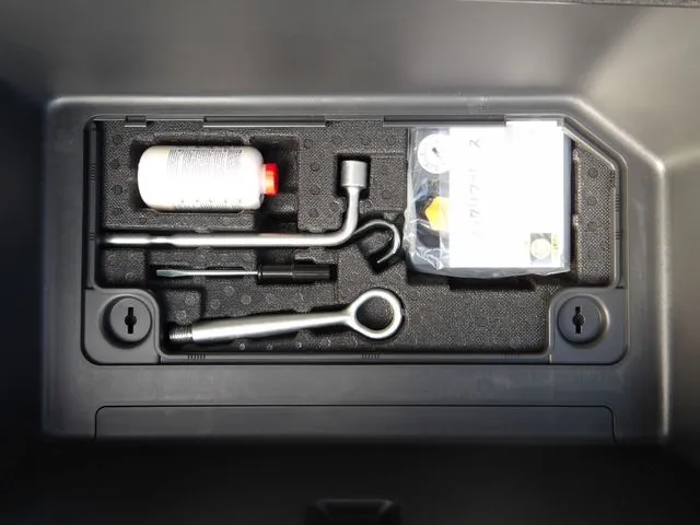 シャトル　ハイブリッド（ホンダ）の車両写真