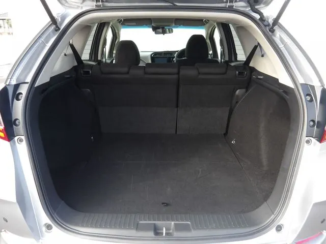 シャトル　ハイブリッド（ホンダ）の車両写真