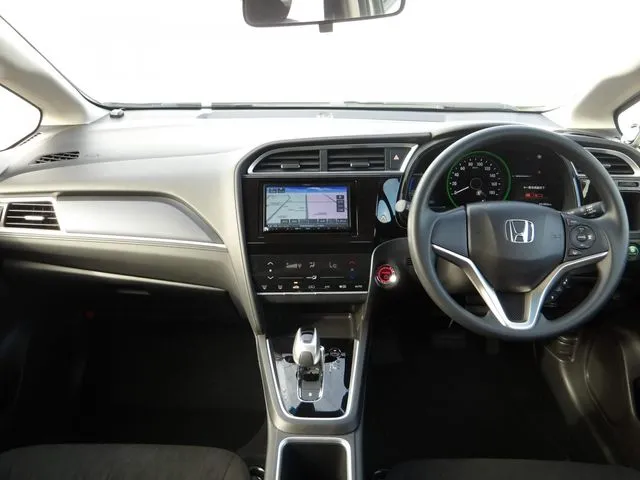 シャトル　ハイブリッド（ホンダ）の車両写真