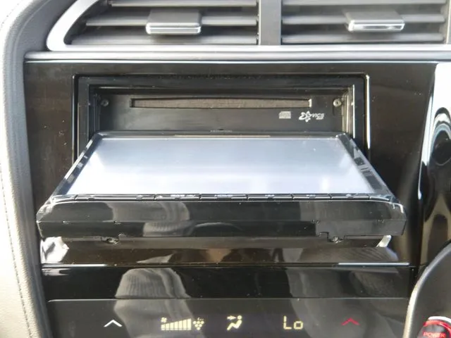 シャトル　ハイブリッド（ホンダ）の車両写真