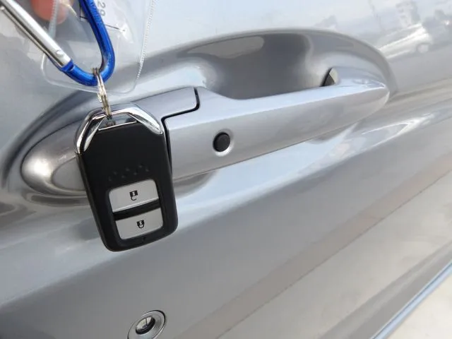 シャトル　ハイブリッド（ホンダ）の車両写真