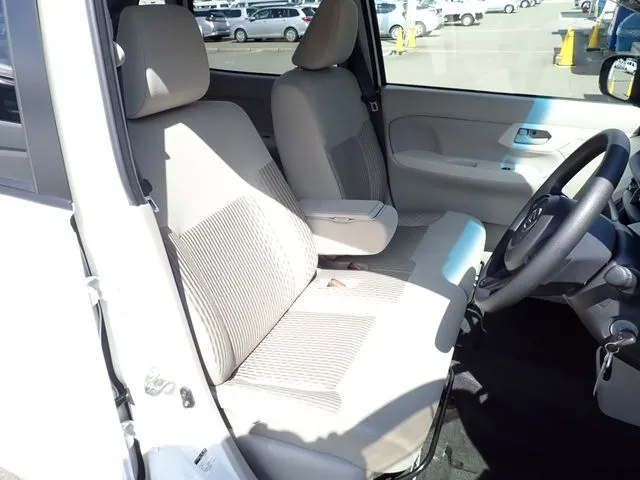 ムーヴ（ダイハツ）の車両写真