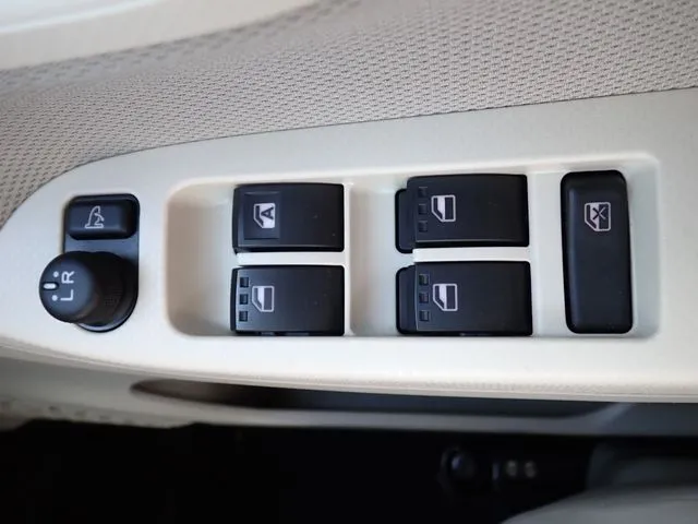 ムーヴ（ダイハツ）の車両写真