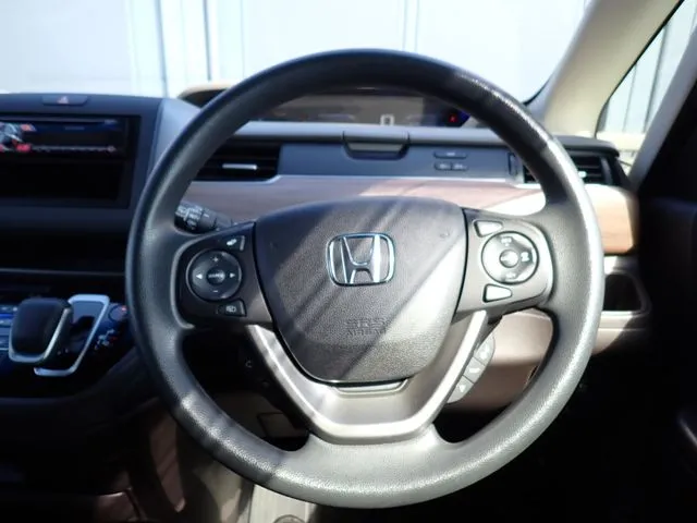 フリード　ハイブリッド（ホンダ）の車両写真