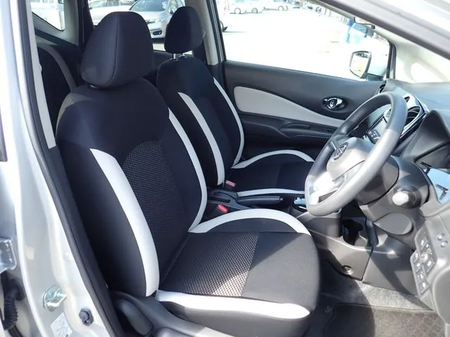 ノート（ニッサン）の車両写真