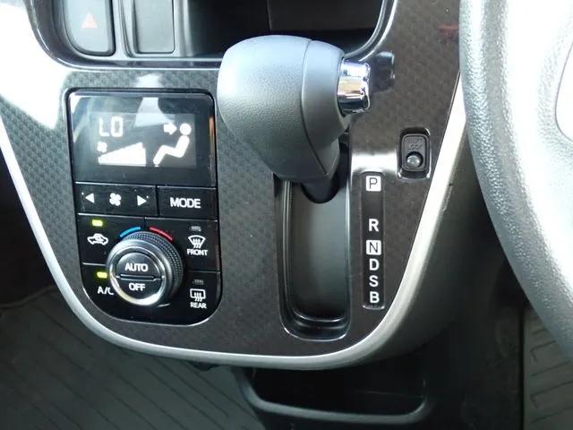 ムーヴ カスタム(ダイハツ)の車両写真