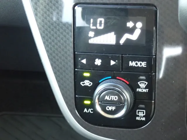 ムーヴ カスタム(ダイハツ)の車両写真