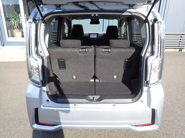 ムーヴ カスタム(ダイハツ)の車両写真