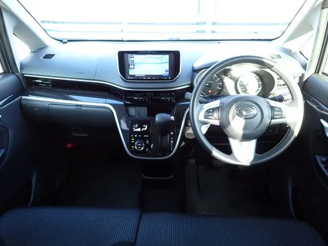 ムーヴ カスタム(ダイハツ)の車両写真