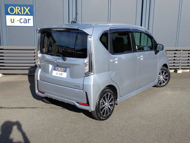 ムーヴ カスタム(ダイハツ)の車両写真