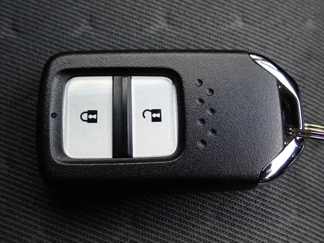 ホンダ　フィット　ｅ：ＨＥＶ