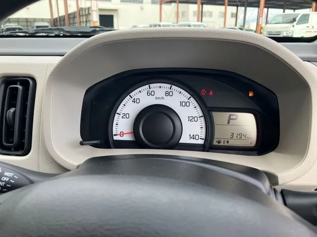 アルト　４ＷＤ（スズキ）の車両写真