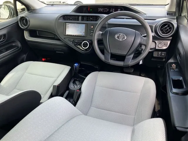 トヨタ　アクア