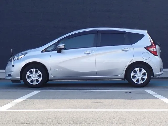 ニッサン　ノート