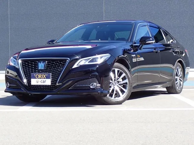 トヨタ　クラウン　セダン　ハイブリッド