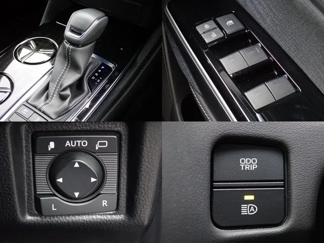 トヨタ　クラウン　セダン　ハイブリッド