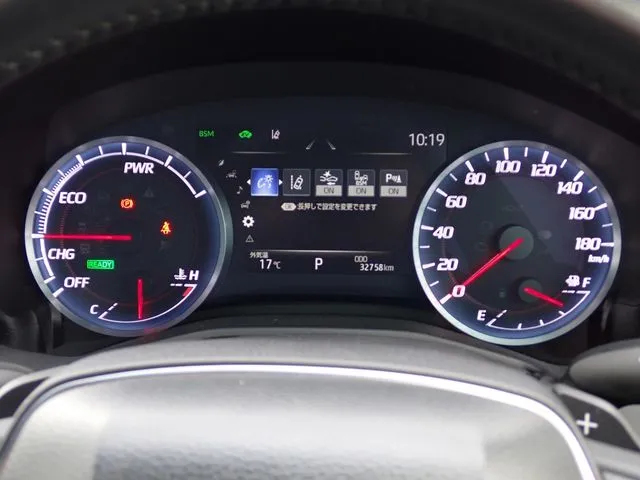 トヨタ　クラウン　セダン　ハイブリッド