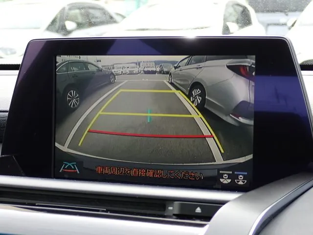 トヨタ　クラウン　セダン　ハイブリッド