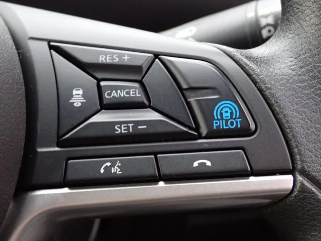 ニッサン セレナ Sハイブリッド