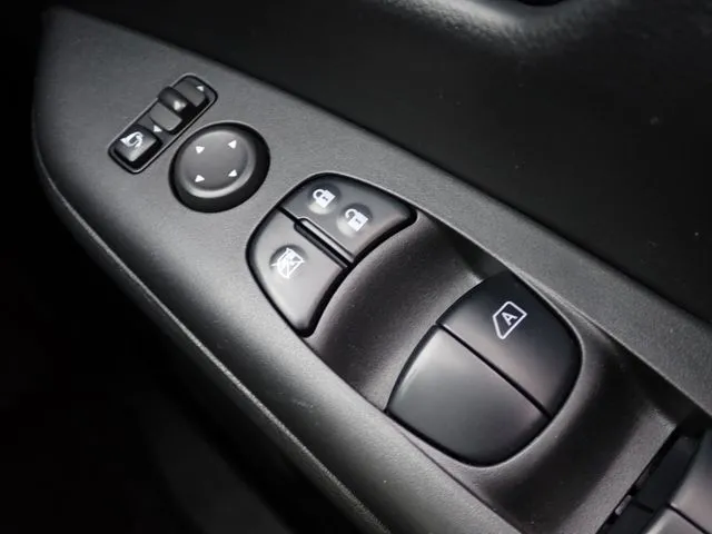 ニッサン セレナ Sハイブリッド