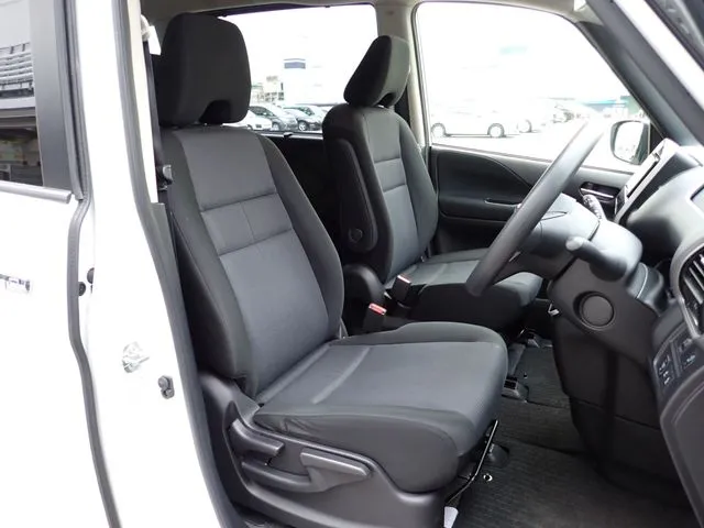 ニッサン セレナ Sハイブリッド