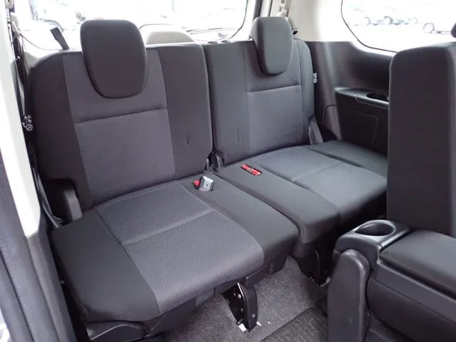 ニッサン セレナ Sハイブリッド