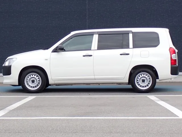 トヨタ　プロボックスバン　ハイブリッド