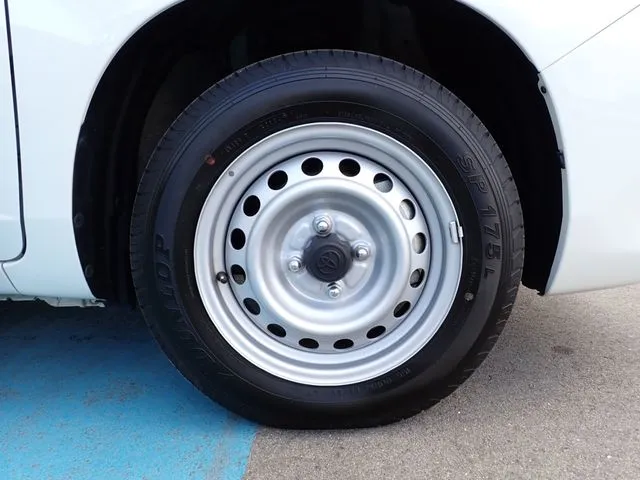 トヨタ　プロボックスバン　ハイブリッド