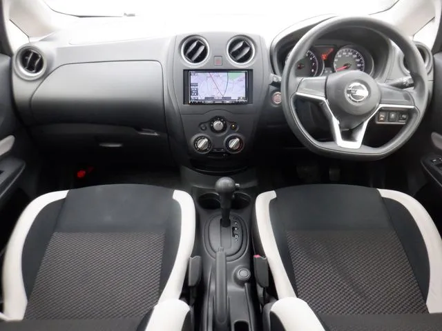 ノート（ニッサン）の車両写真