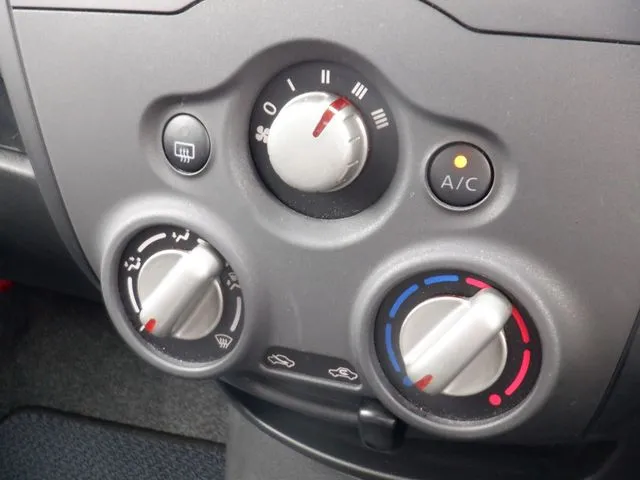 ノート（ニッサン）の車両写真