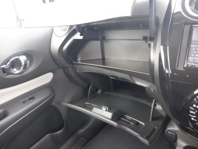 ニッサン　ノート