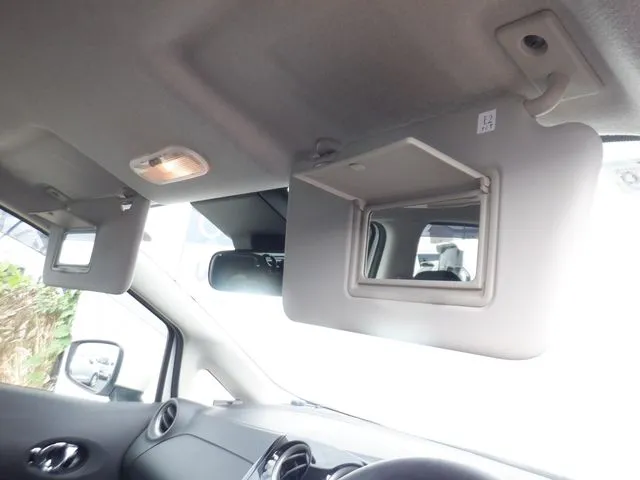 ニッサン　ノート