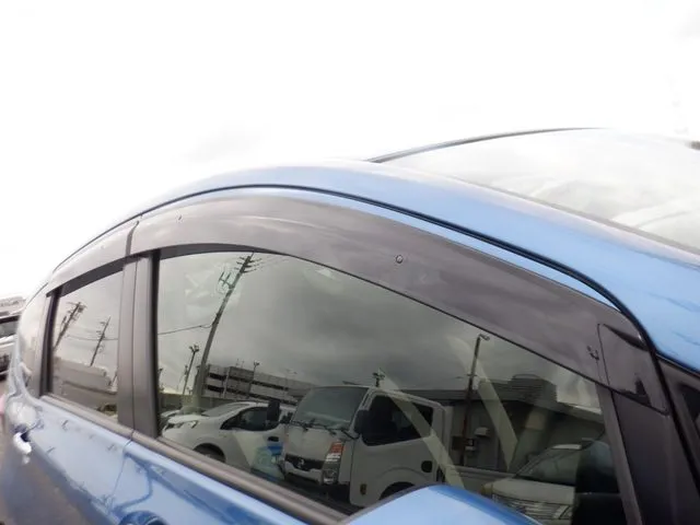 ノート（ニッサン）の車両写真