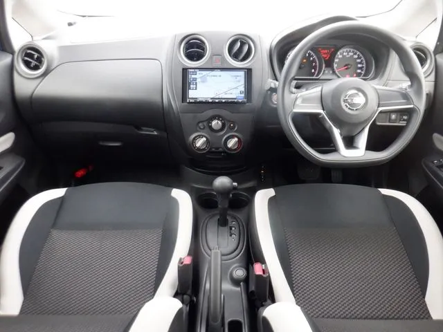 ノート（ニッサン）の車両写真
