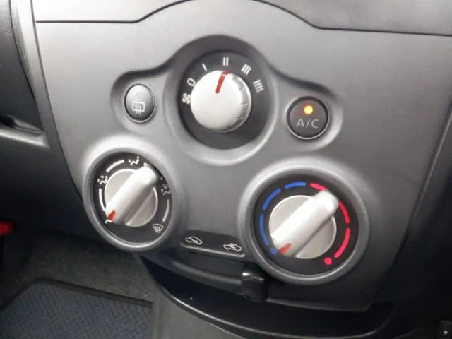 ノート（ニッサン）の車両写真