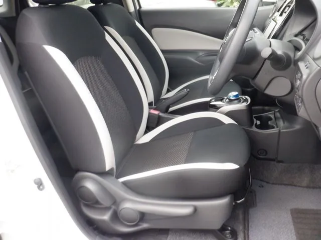 ニッサン　ノート