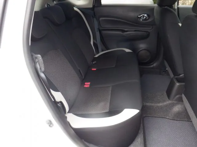 ニッサン　ノート