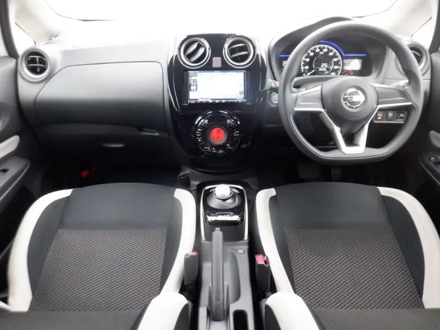 ニッサン　ノート